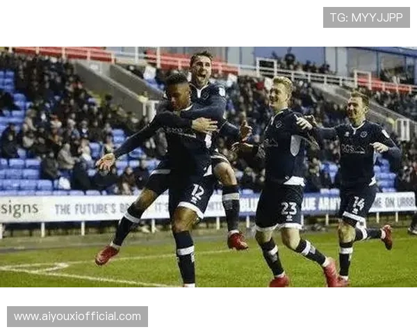 南安普顿3-1米尔沃尔，英冠升级热门主场火力全开